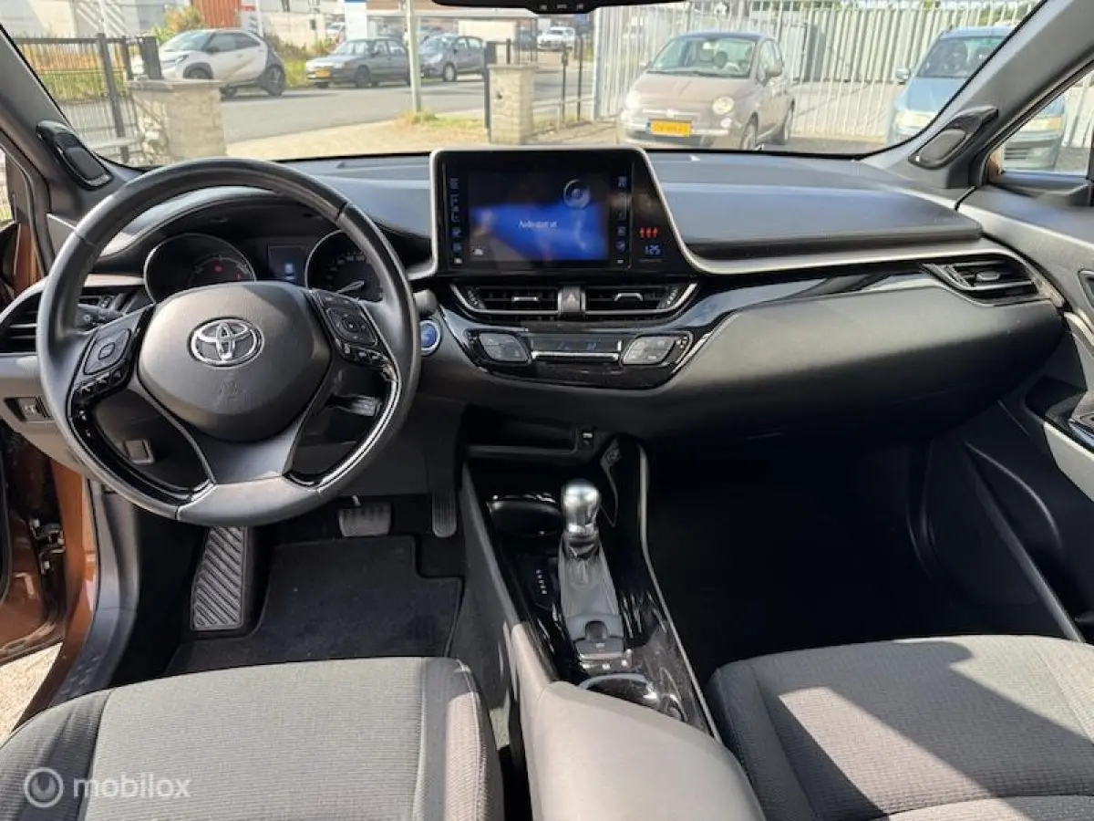 1.8 Hybrid Style