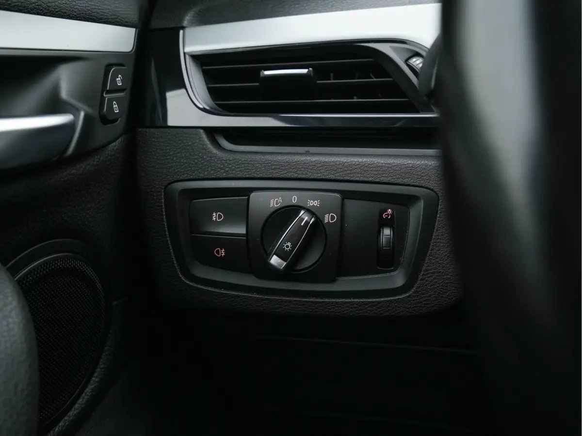 sDrive16d Centennial High Executive *LEATHER | NAVI-FULLMAP | HIFI-SOUND | FULL-LED | HEAD-UP | DAB | PRIVACY-GLASS | ECC | PDC | CRUISE | HEATED-COMFORTSEATS | TOWBAR | KEYLESS | 17"ALU*
