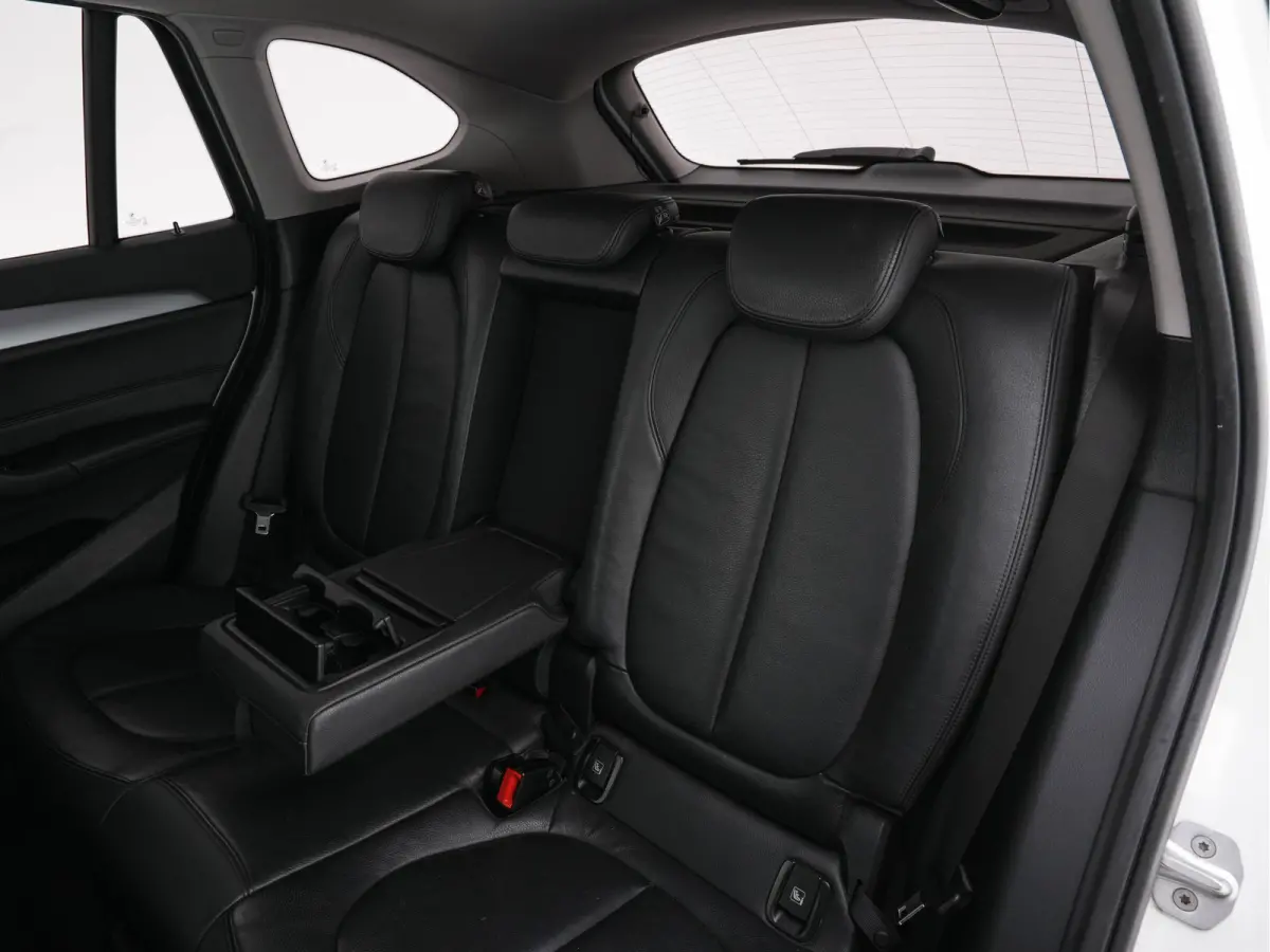 sDrive16d Centennial High Executive *LEATHER | NAVI-FULLMAP | HIFI-SOUND | FULL-LED | HEAD-UP | DAB | PRIVACY-GLASS | ECC | PDC | CRUISE | HEATED-COMFORTSEATS | TOWBAR | KEYLESS | 17"ALU*