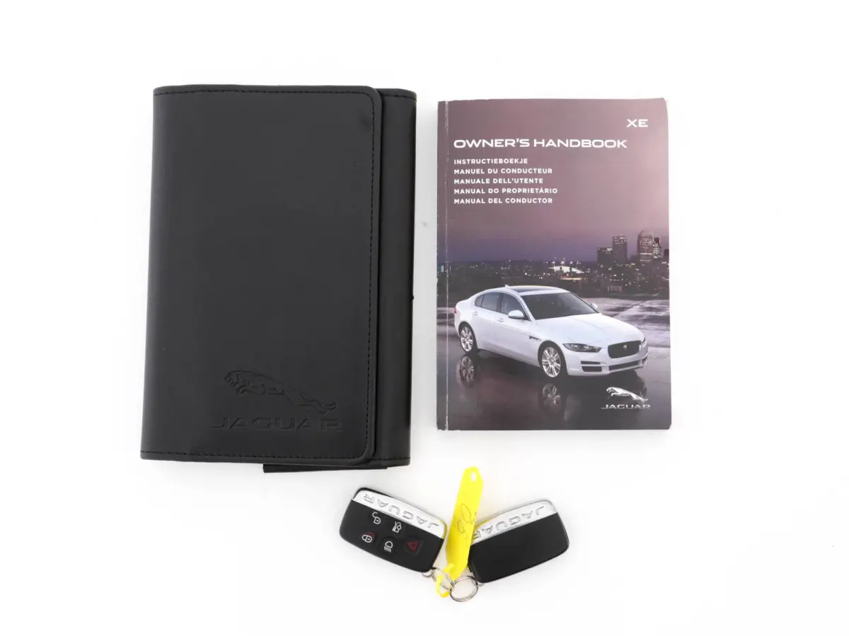 2.0 D Portfolio (INCL-BTW) Aut. *LEATHER | NAVI-FULLMAP | BI-XENON | CAMERA | ECC | COMFORT-SEATS | SHIFTPADDLES | PDC | JAGUAR-AUDIO | CRUISE | LANE-ASSIST | TOWBAR | 18"ALU*