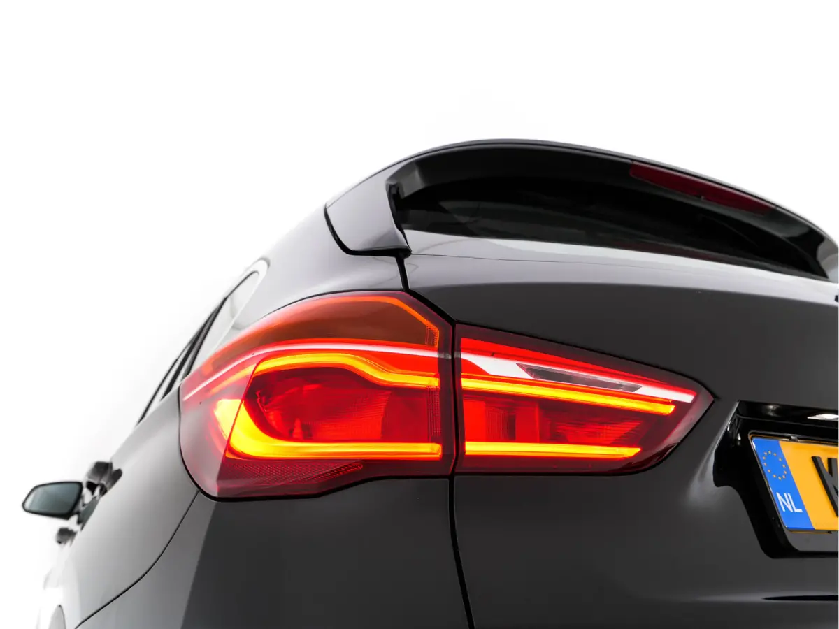 sDrive16d Centennial Executive *NAVI-FULLMAP | FULL-LED | ECC | PDC | CRUISE | COMFORT-SEATS | TOWBAR | 17''ALU *
