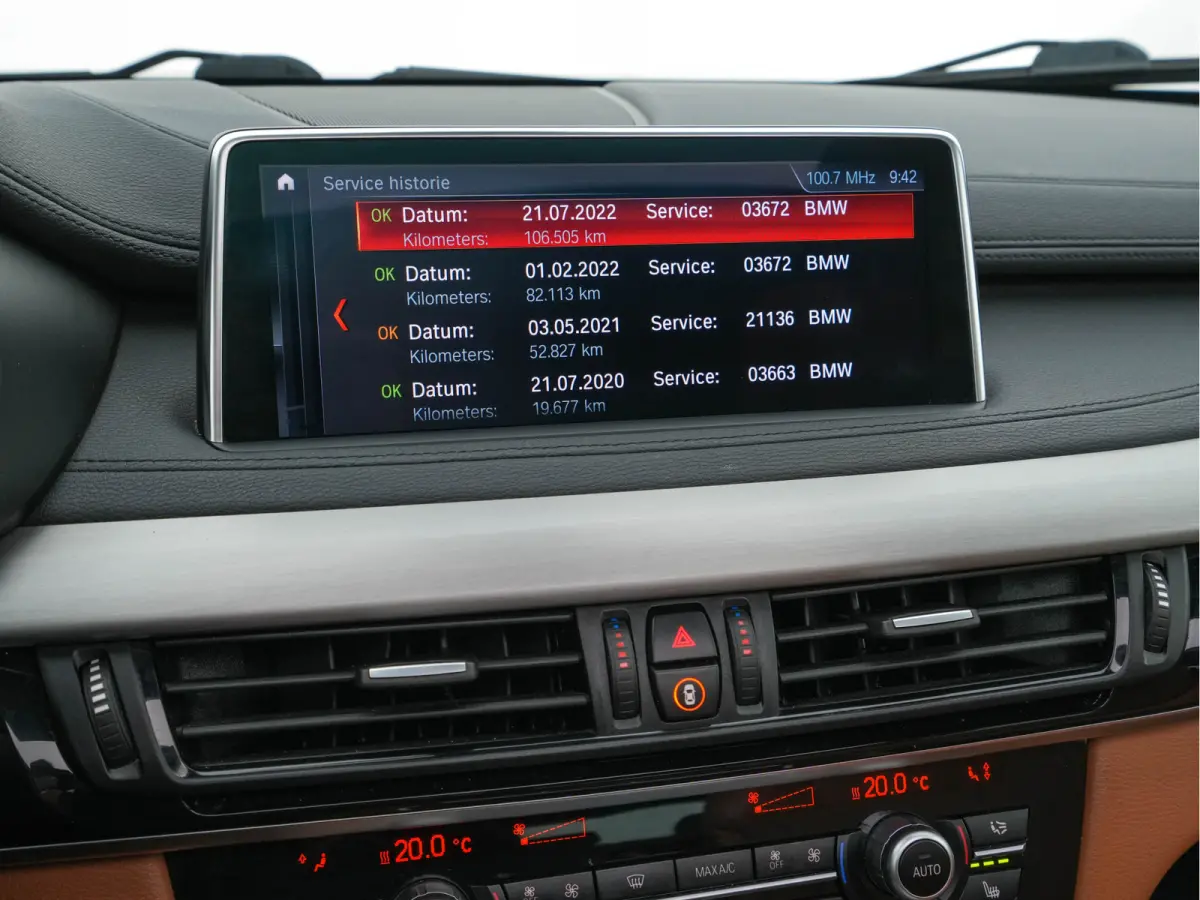 M50d M-Sport-Styling Aut. *PANO | LEATHER | FULL-LED | HARMAN/KARDON-SURROUND | MEMORY-PACK | TOPVIEW | HEAD-UP | NAVI-FULLMAP | SHIFT-PADDLES | CRUISE | HEATED-SPORTSEATS | 20''ALU*