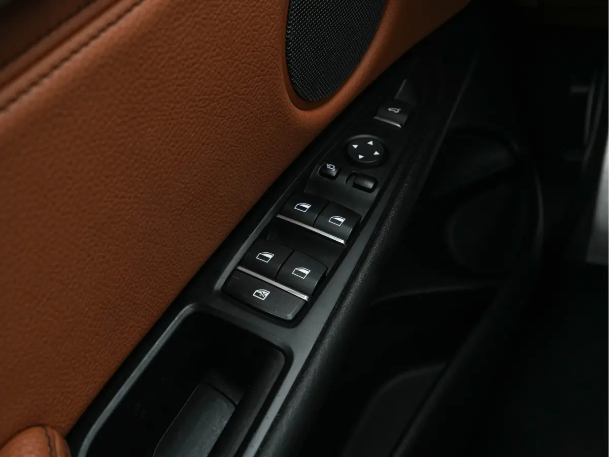 M50d M-Sport-Styling Aut. *PANO | LEATHER | FULL-LED | HARMAN/KARDON-SURROUND | MEMORY-PACK | TOPVIEW | HEAD-UP | NAVI-FULLMAP | SHIFT-PADDLES | CRUISE | HEATED-SPORTSEATS | 20''ALU*
