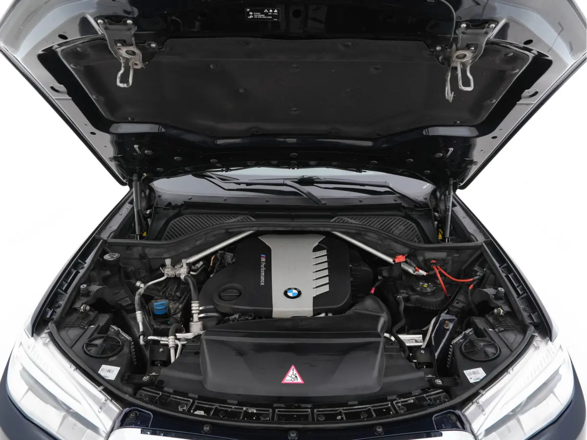 M50d M-Sport-Styling Aut. *PANO | LEATHER | FULL-LED | HARMAN/KARDON-SURROUND | MEMORY-PACK | TOPVIEW | HEAD-UP | NAVI-FULLMAP | SHIFT-PADDLES | CRUISE | HEATED-SPORTSEATS | 20''ALU*