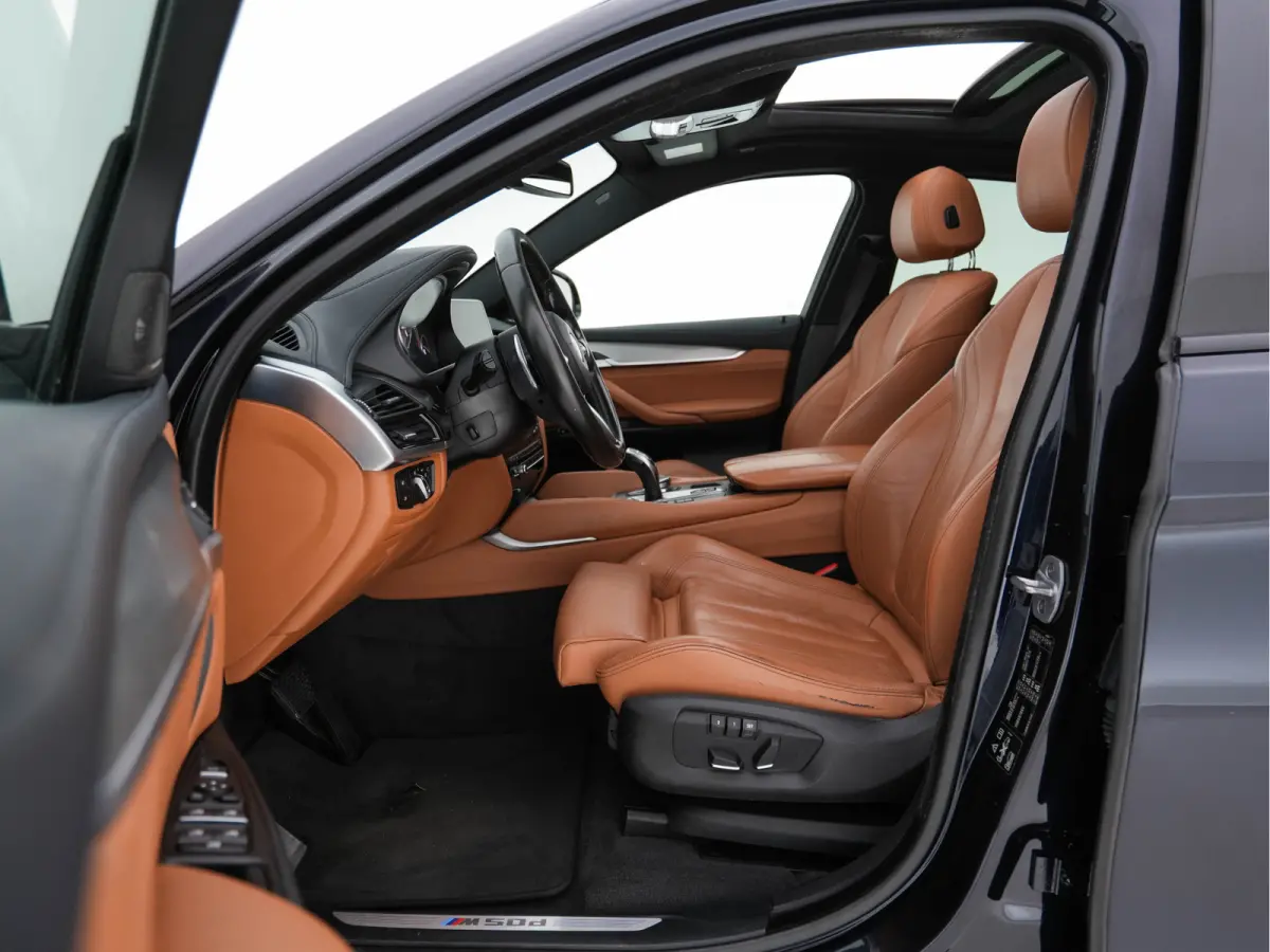 M50d M-Sport-Styling Aut. *PANO | LEATHER | FULL-LED | HARMAN/KARDON-SURROUND | MEMORY-PACK | TOPVIEW | HEAD-UP | NAVI-FULLMAP | SHIFT-PADDLES | CRUISE | HEATED-SPORTSEATS | 20''ALU*