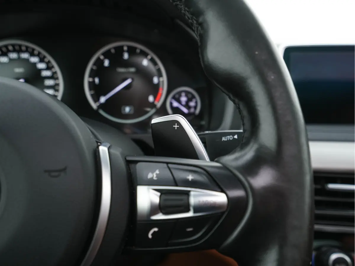 M50d M-Sport-Styling Aut. *PANO | LEATHER | FULL-LED | HARMAN/KARDON-SURROUND | MEMORY-PACK | TOPVIEW | HEAD-UP | NAVI-FULLMAP | SHIFT-PADDLES | CRUISE | HEATED-SPORTSEATS | 20''ALU*