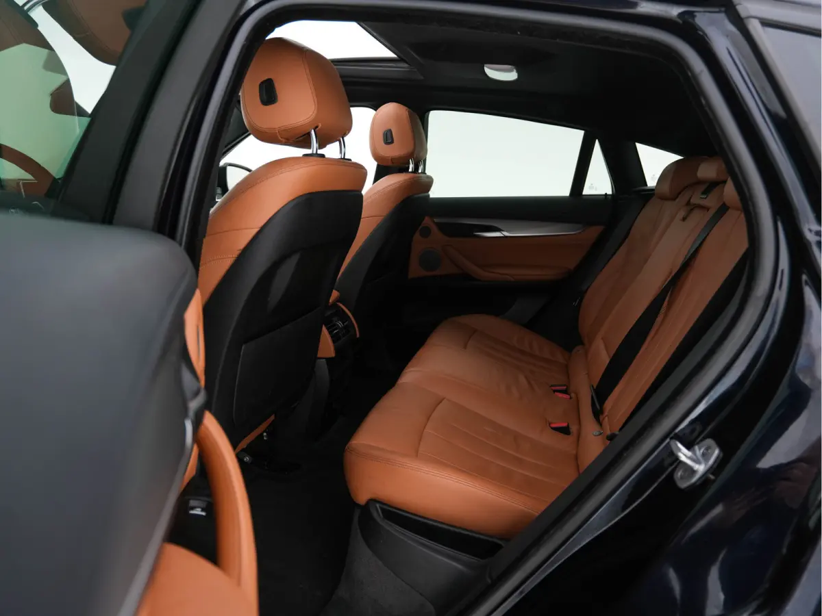M50d M-Sport-Styling Aut. *PANO | LEATHER | FULL-LED | HARMAN/KARDON-SURROUND | MEMORY-PACK | TOPVIEW | HEAD-UP | NAVI-FULLMAP | SHIFT-PADDLES | CRUISE | HEATED-SPORTSEATS | 20''ALU*