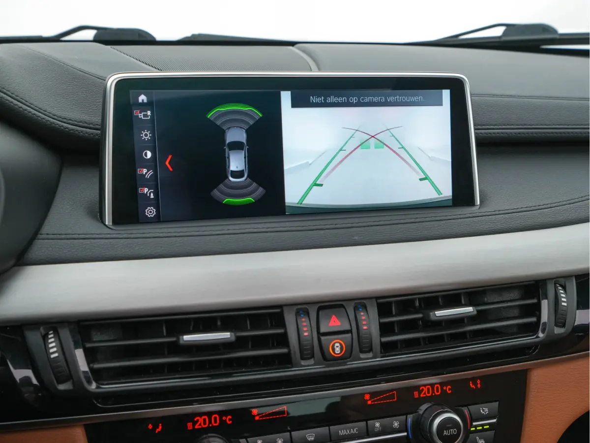 M50d M-Sport-Styling Aut. *PANO | LEATHER | FULL-LED | HARMAN/KARDON-SURROUND | MEMORY-PACK | TOPVIEW | HEAD-UP | NAVI-FULLMAP | SHIFT-PADDLES | CRUISE | HEATED-SPORTSEATS | 20''ALU*