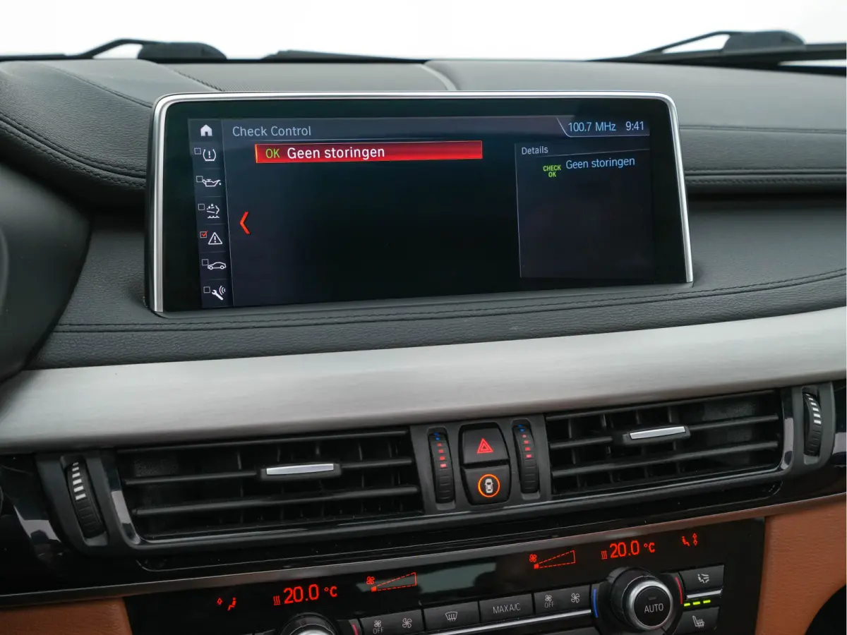 M50d M-Sport-Styling Aut. *PANO | LEATHER | FULL-LED | HARMAN/KARDON-SURROUND | MEMORY-PACK | TOPVIEW | HEAD-UP | NAVI-FULLMAP | SHIFT-PADDLES | CRUISE | HEATED-SPORTSEATS | 20''ALU*