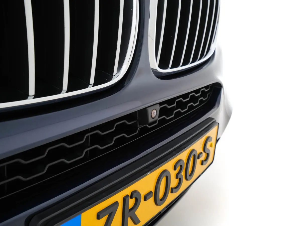 M50d M-Sport-Styling Aut. *PANO | LEATHER | FULL-LED | HARMAN/KARDON-SURROUND | MEMORY-PACK | TOPVIEW | HEAD-UP | NAVI-FULLMAP | SHIFT-PADDLES | CRUISE | HEATED-SPORTSEATS | 20''ALU*