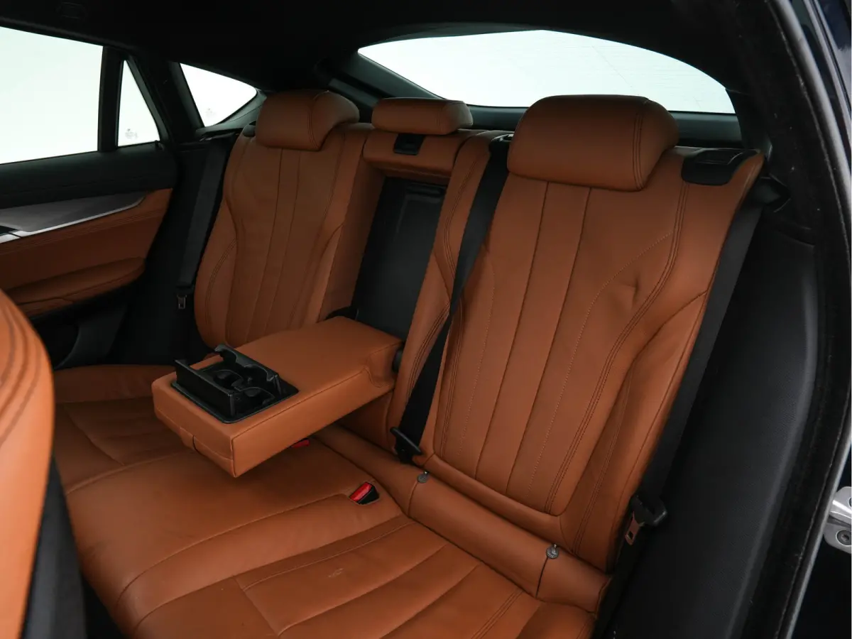 M50d M-Sport-Styling Aut. *PANO | LEATHER | FULL-LED | HARMAN/KARDON-SURROUND | MEMORY-PACK | TOPVIEW | HEAD-UP | NAVI-FULLMAP | SHIFT-PADDLES | CRUISE | HEATED-SPORTSEATS | 20''ALU*