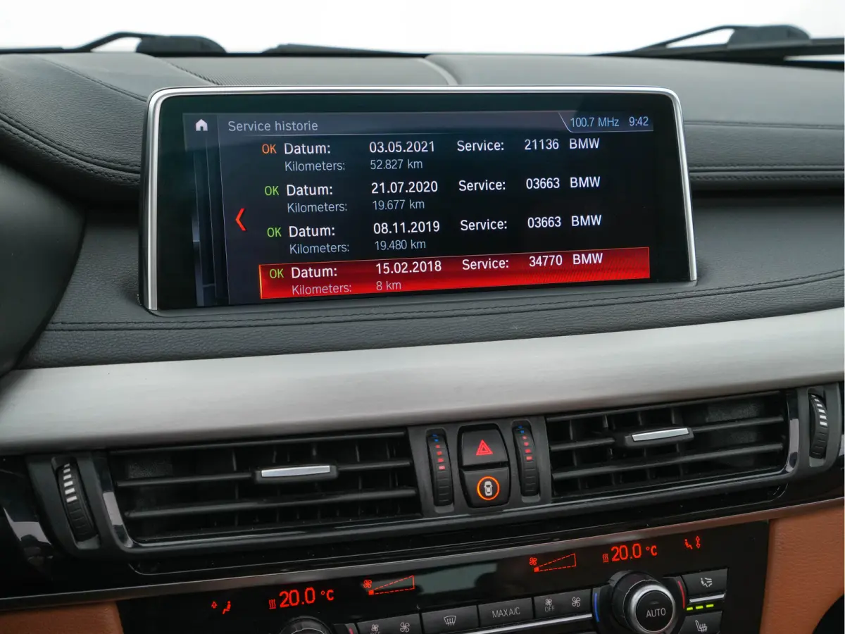 M50d M-Sport-Styling Aut. *PANO | LEATHER | FULL-LED | HARMAN/KARDON-SURROUND | MEMORY-PACK | TOPVIEW | HEAD-UP | NAVI-FULLMAP | SHIFT-PADDLES | CRUISE | HEATED-SPORTSEATS | 20''ALU*
