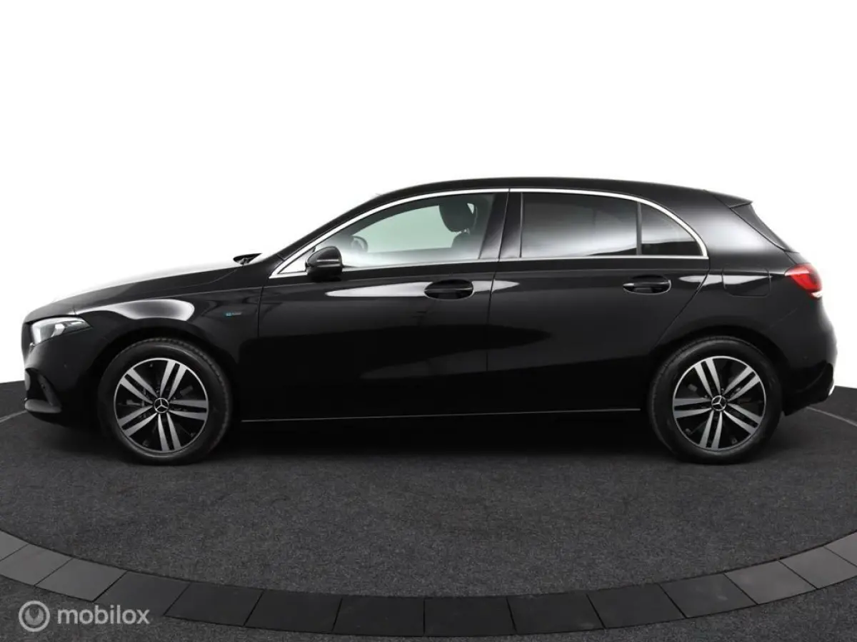 250e 218pk Plug in Hybride NL Auto | 95,1% SOH | widescreen | Sfeerverlichting | Leder | 360 Camera | Vol Opties | NL Auto | DEALER-STAAT