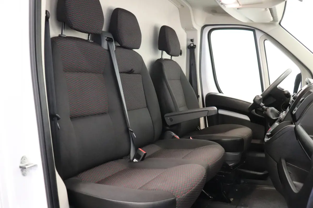 2.2D 120PK L2H2 EURO 6 - Airco - Cruise - PDC - € 17.950,- Excl.