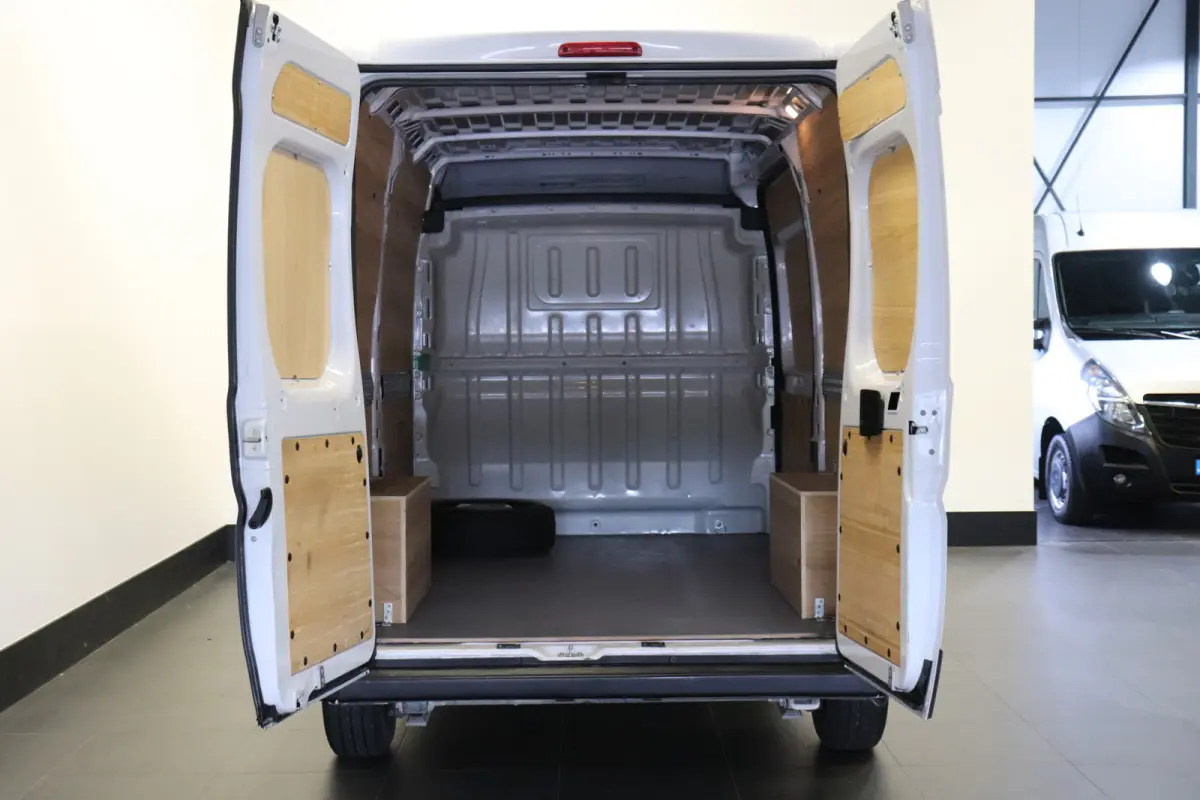 2.2D 120PK L2H2 EURO 6 - Airco - Cruise - PDC - € 17.950,- Excl.