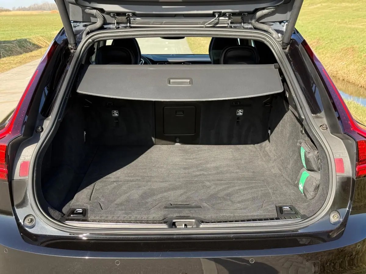 2.0 T8 AWD R-Design|Facelift|H+K|Luchtvering|Pano|360
