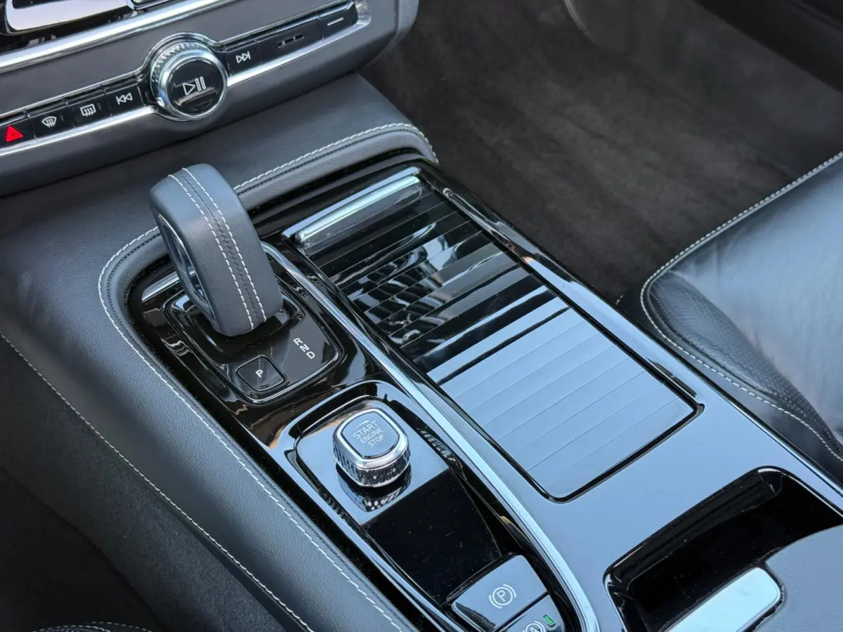2.0 T8 AWD R-Design|Facelift|H+K|Luchtvering|Pano|360