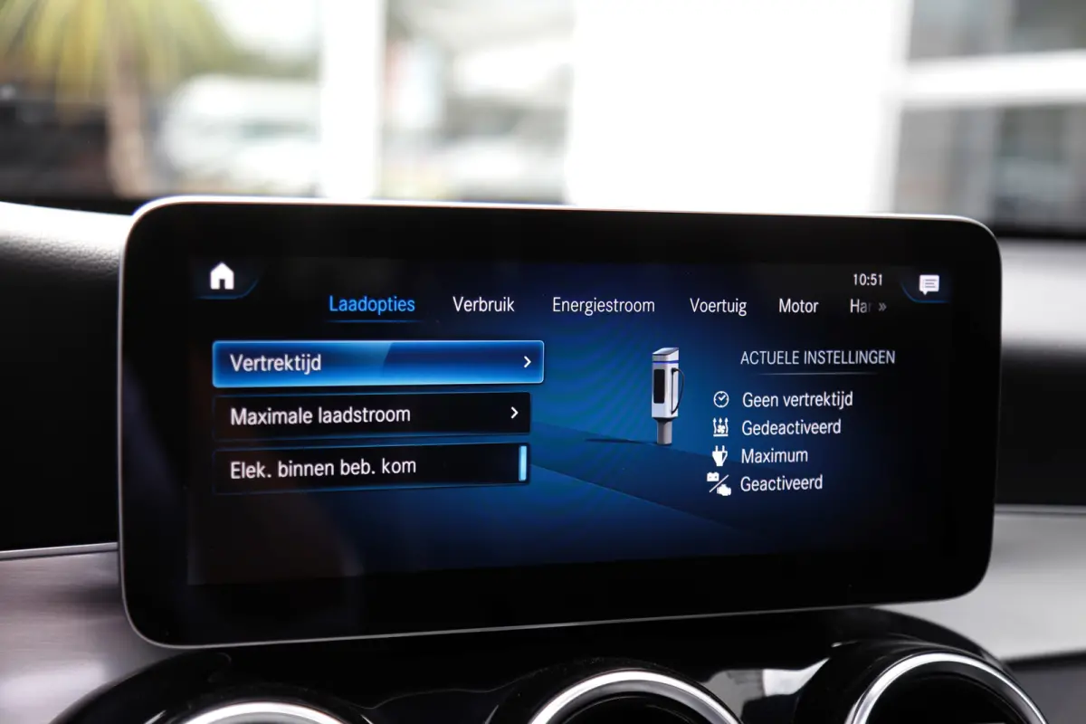 320PK PHEV Plug in 4MATIC AMG*1ste Eig*BTW*Perfect Onderh.*Manufaktur Magno!/Pano/Elek. Trekhaak/ACC/HUD/Memorie/360/DAB/Dodehoek/Elek. Klep/LED/Parkeersens.V+A/19 inch LM*