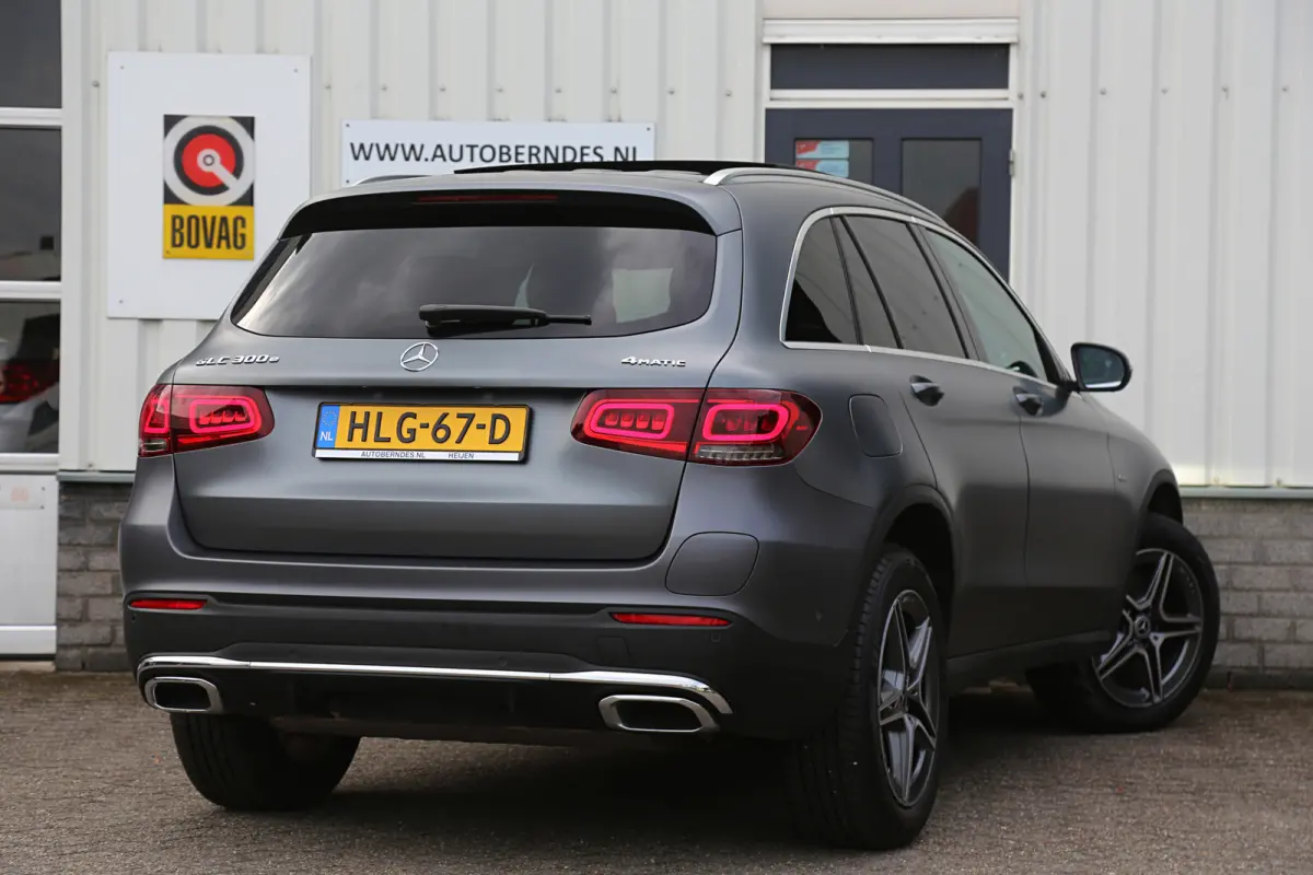 320PK PHEV Plug in 4MATIC AMG*1ste Eig*BTW*Perfect Onderh.*Manufaktur Magno!/Pano/Elek. Trekhaak/ACC/HUD/Memorie/360/DAB/Dodehoek/Elek. Klep/LED/Parkeersens.V+A/19 inch LM*