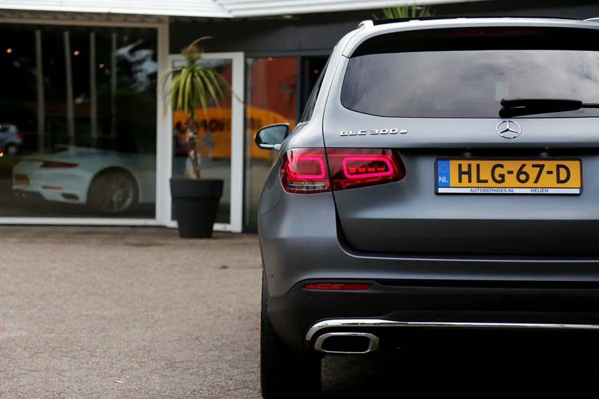 320PK PHEV Plug in 4MATIC AMG*1ste Eig*BTW*Perfect Onderh.*Manufaktur Magno!/Pano/Elek. Trekhaak/ACC/HUD/Memorie/360/DAB/Dodehoek/Elek. Klep/LED/Parkeersens.V+A/19 inch LM*