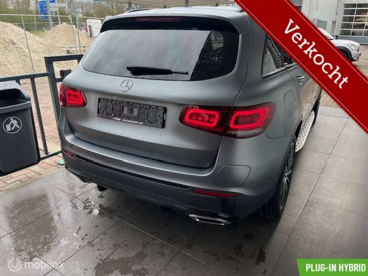 300de AMG-LINE 4MATIC PHEV