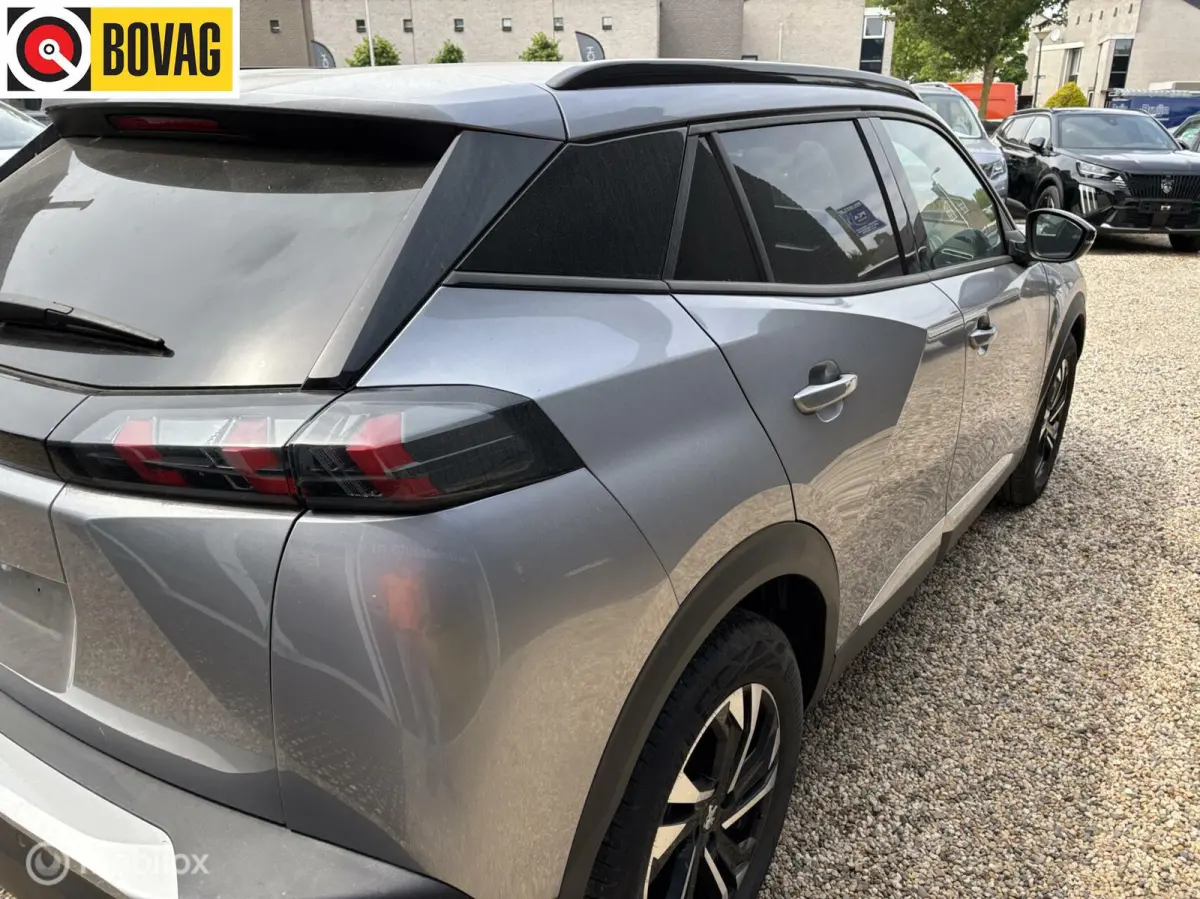 1.2 PureTech Allure 130 pk navigatie en camera cruise control