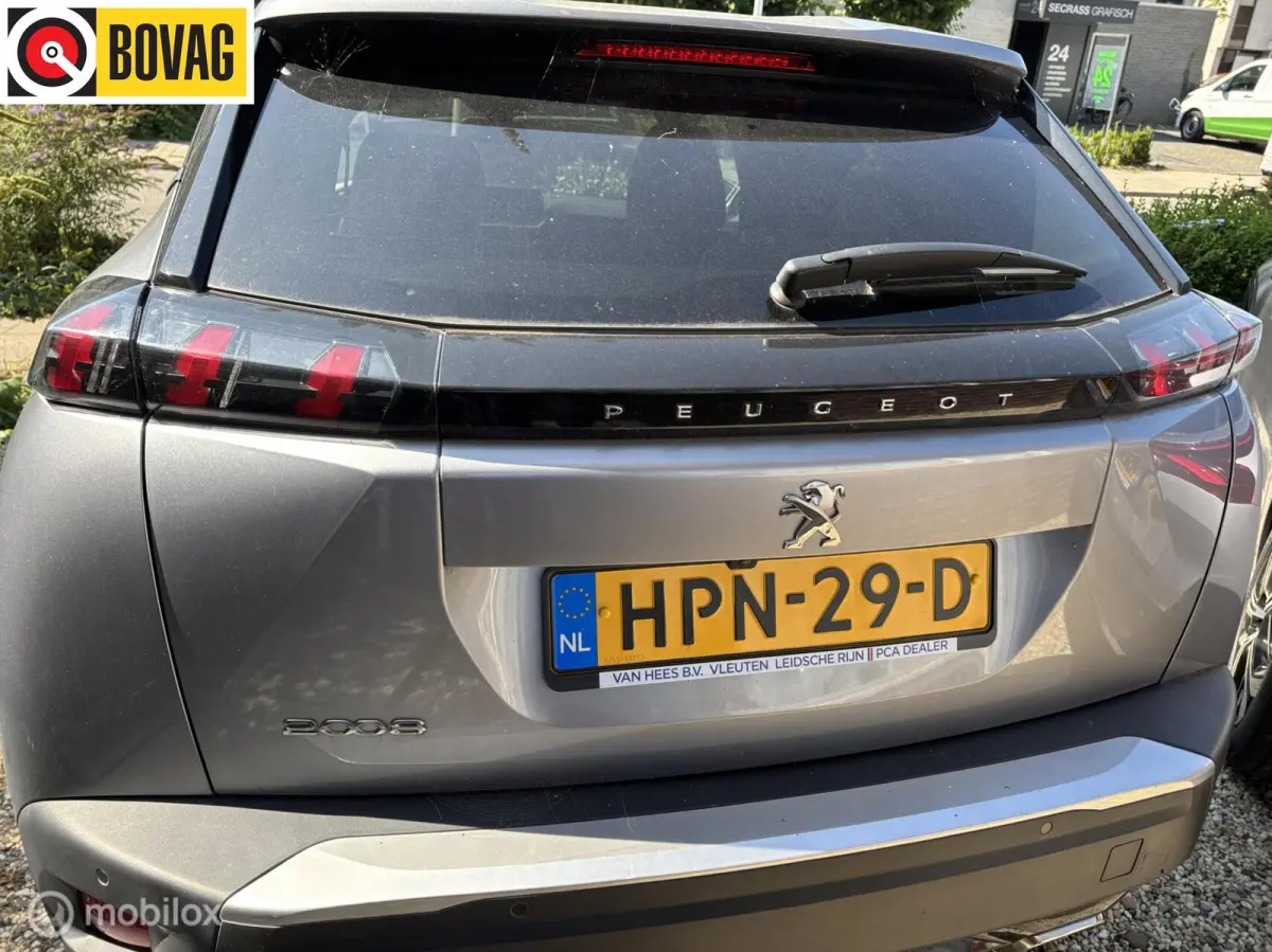 1.2 PureTech Allure 130 pk navigatie en camera cruise control