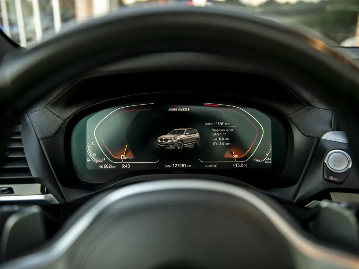 M40i xDrive High Executive | LED | Trekhaak | Pano | 21" LMV | Mem.stoel | H&K Audio | Comf.Access | Conn.Pack Prof. | Standkachel | 360 camera | Achterbank-/stuurverwarming | Full Options