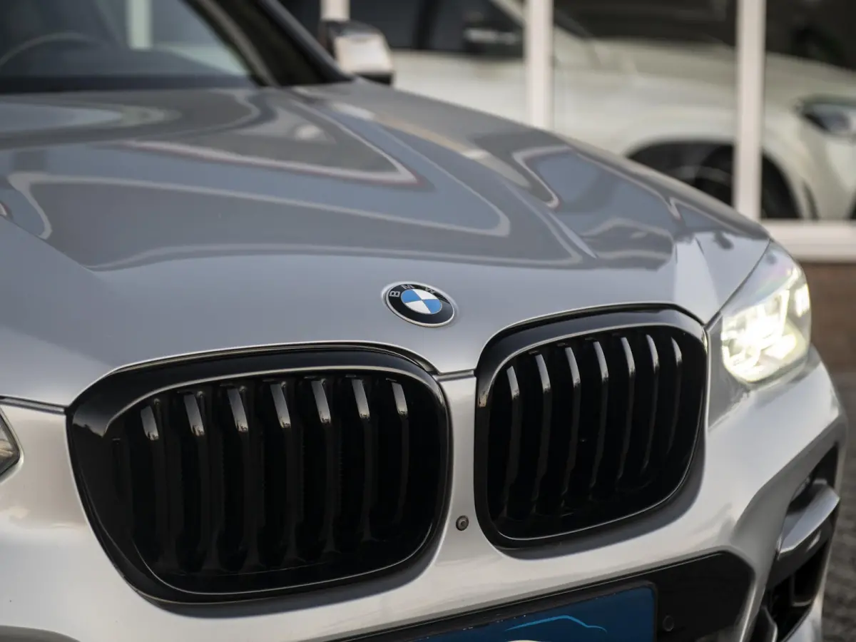 M40i xDrive High Executive | LED | Trekhaak | Pano | 21" LMV | Mem.stoel | H&K Audio | Comf.Access | Conn.Pack Prof. | Standkachel | 360 camera | Achterbank-/stuurverwarming | Full Options