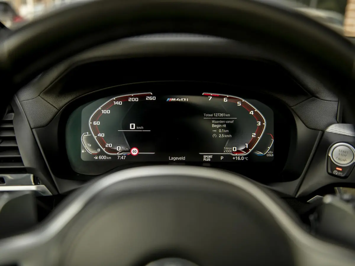 M40i xDrive High Executive | LED | Trekhaak | Pano | 21" LMV | Mem.stoel | H&K Audio | Comf.Access | Conn.Pack Prof. | Standkachel | 360 camera | Achterbank-/stuurverwarming | Full Options