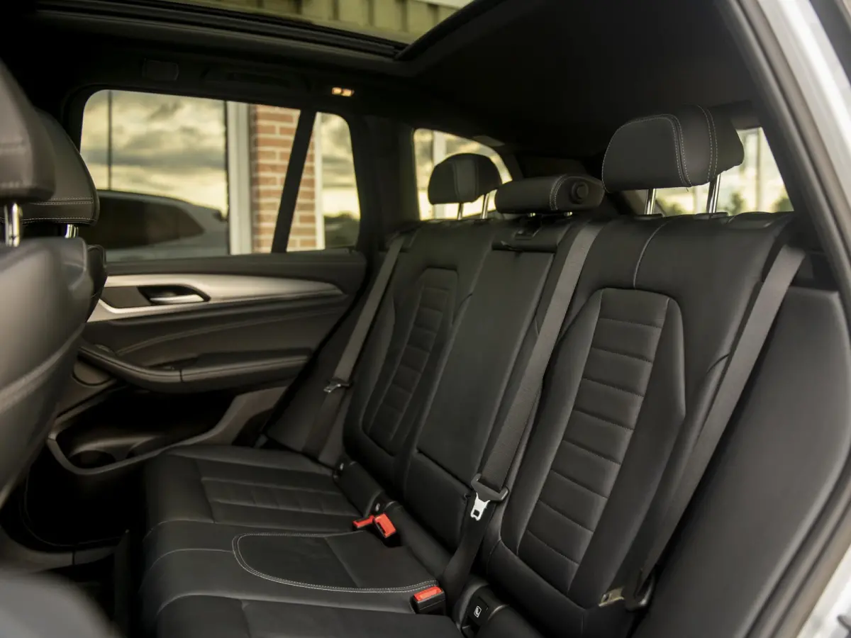 M40i xDrive High Executive | LED | Trekhaak | Pano | 21" LMV | Mem.stoel | H&K Audio | Comf.Access | Conn.Pack Prof. | Standkachel | 360 camera | Achterbank-/stuurverwarming | Full Options