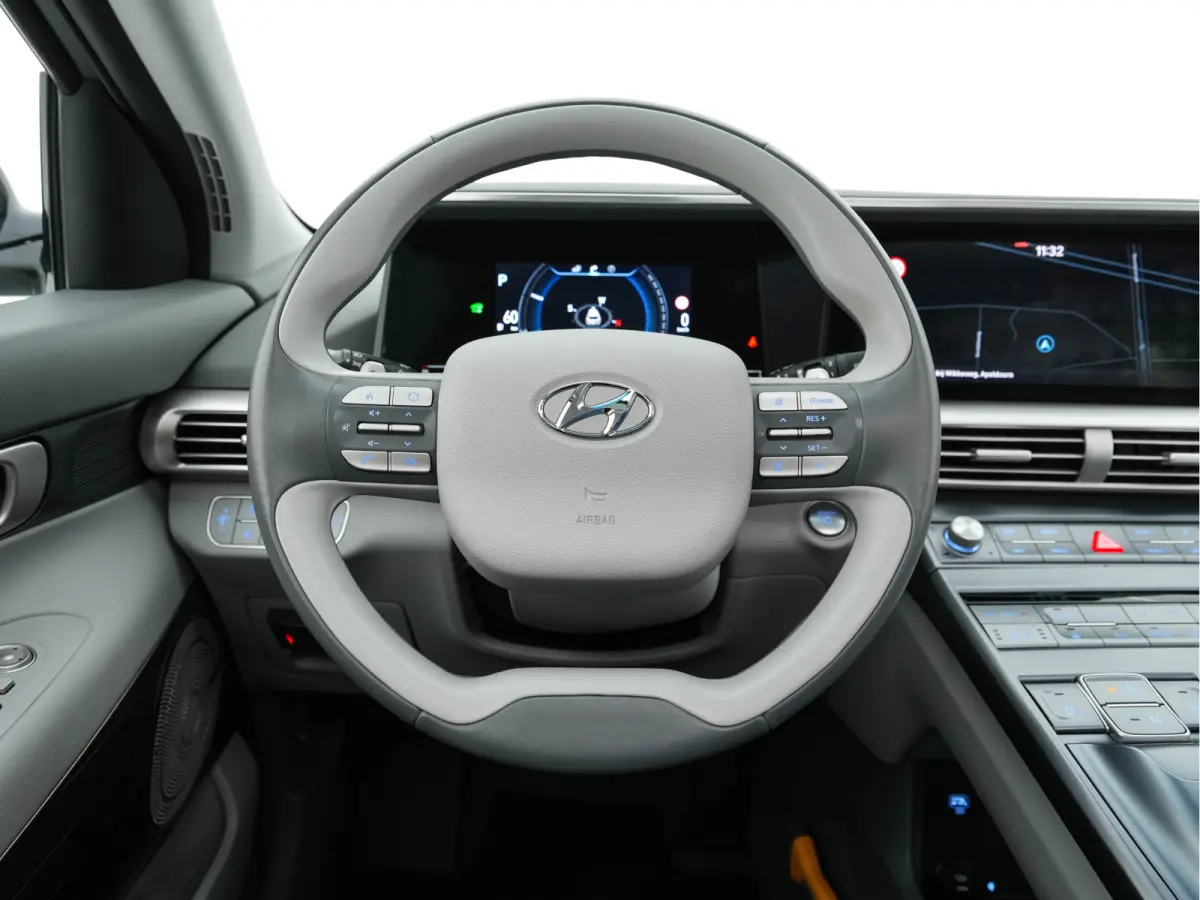 FCEV Plus Pack [ HYDROGENIUM ] (INCL-BTW) Aut. *PANO | LEATHER | NAVI-FULLMP | ADAPTIVE-CRUISE |  FULL-LED | KEYLESS | DAB |  KRELL-AUDIO | WIDE-COCKPIT | TOPVIEW | SHIFTPADDLES | COMFORTSEA
