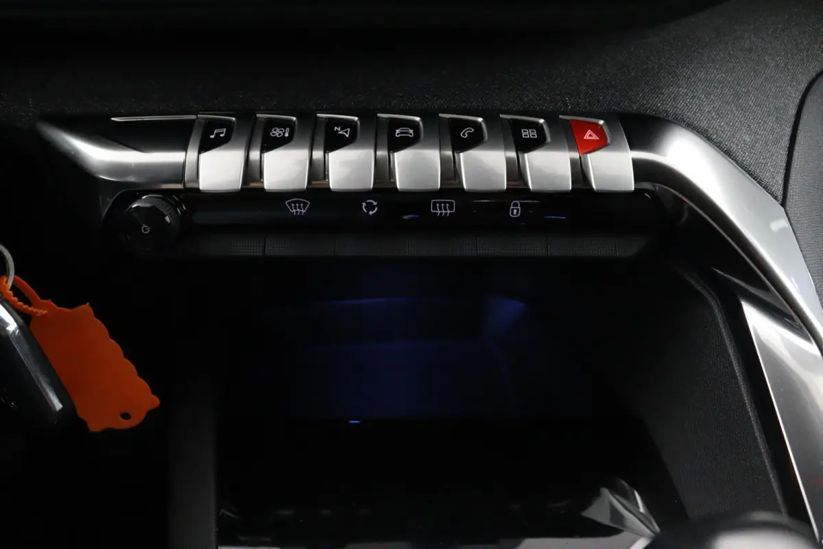 1.2 *GT Line*FULL-LED*NAVI*ECC*CRUISE*RIEM.VV*