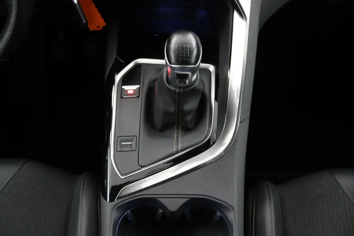 1.2 *GT Line*FULL-LED*NAVI*ECC*CRUISE*RIEM.VV*