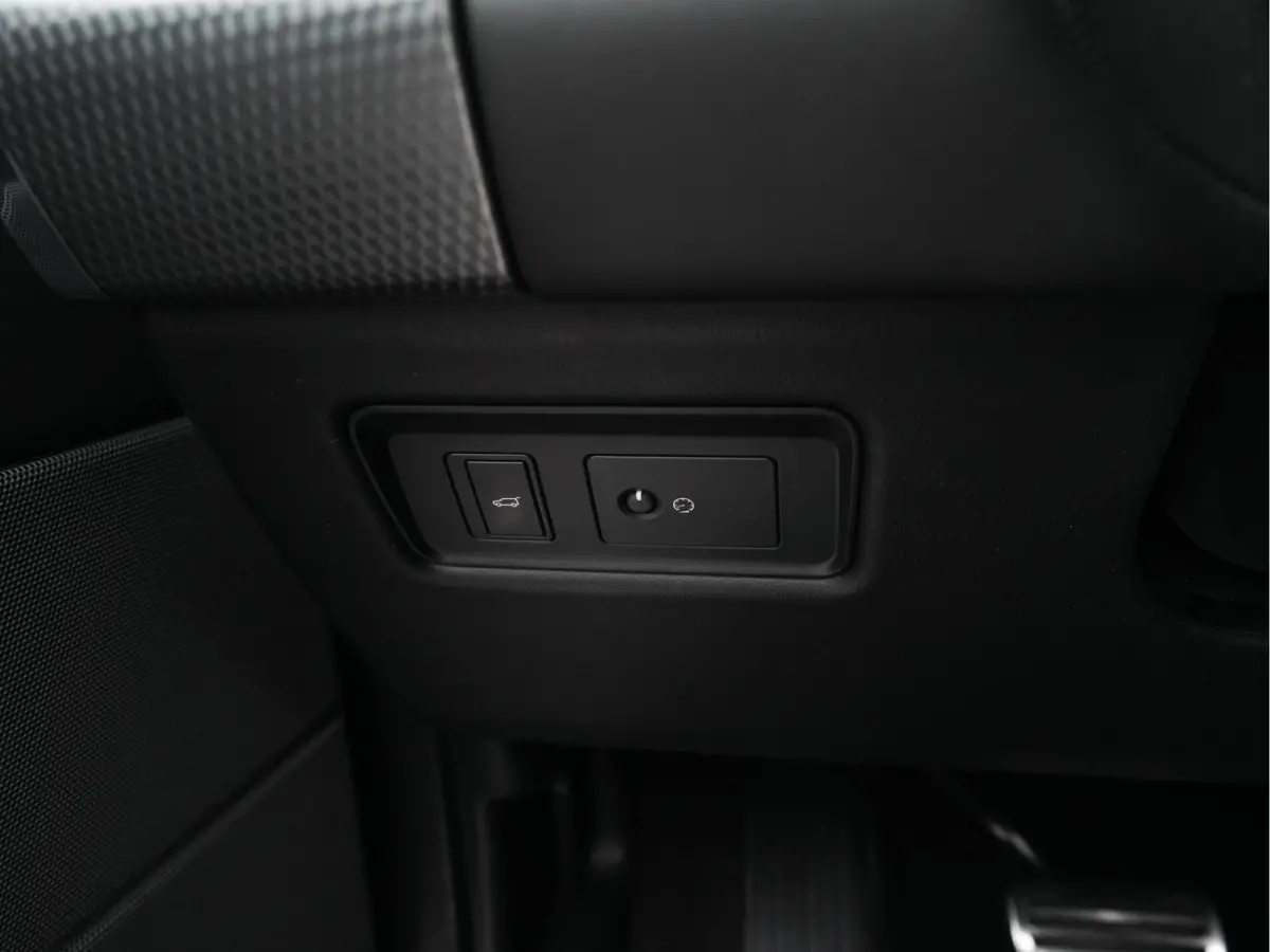 3.0 P400 MHEV HST (INCL-BTW) *PANO | HEAD-UP | FULL-LED | LEATHER | MERIDIAN-SOUND | MEMORY-PACK | COMFORT-SEATS | DIGI-COCKPIT | AIR-SUSPENSION | CAMERA | NAVI-FULLMAP |  22''ALU*