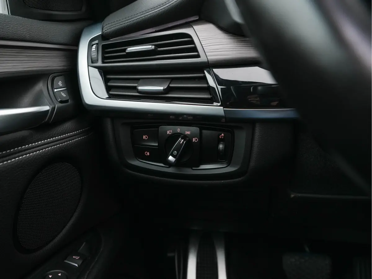 xDrive30d High Executive Design-Edition-Extravagance Aut. *PANO | LEATHER-ALCANTARA | FULL-LED | MEMORY-PACK | HEAD-UP | HIFI-SOUND | KEYLESS | DAB+ | BLIND-SPOT | CAMERA | HEATED-SPORTSEATS