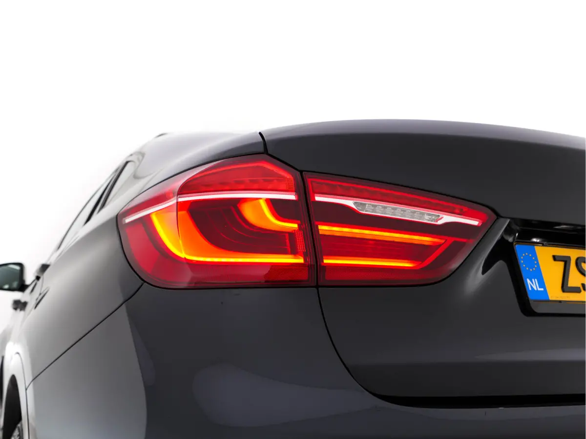 xDrive30d High Executive Design-Edition-Extravagance Aut. *PANO | LEATHER-ALCANTARA | FULL-LED | MEMORY-PACK | HEAD-UP | HIFI-SOUND | KEYLESS | DAB+ | BLIND-SPOT | CAMERA | HEATED-SPORTSEATS