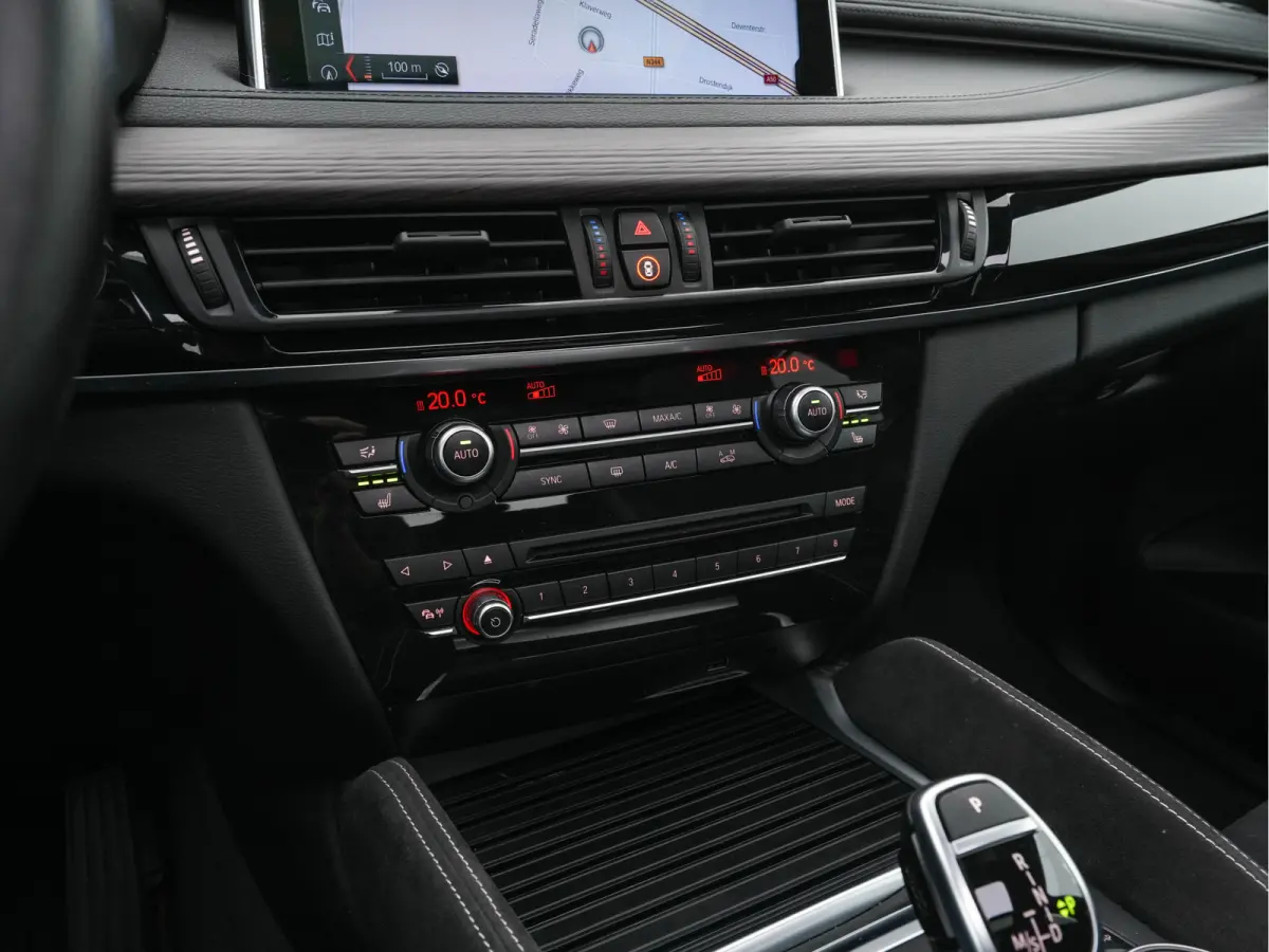 xDrive30d High Executive Design-Edition-Extravagance Aut. *PANO | LEATHER-ALCANTARA | FULL-LED | MEMORY-PACK | HEAD-UP | HIFI-SOUND | KEYLESS | DAB+ | BLIND-SPOT | CAMERA | HEATED-SPORTSEATS