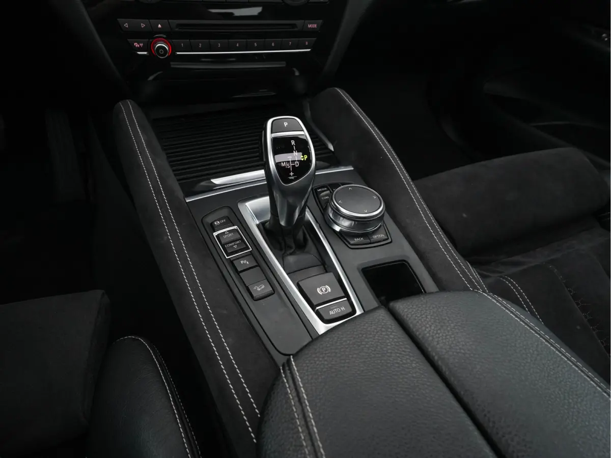 xDrive30d High Executive Design-Edition-Extravagance Aut. *PANO | LEATHER-ALCANTARA | FULL-LED | MEMORY-PACK | HEAD-UP | HIFI-SOUND | KEYLESS | DAB+ | BLIND-SPOT | CAMERA | HEATED-SPORTSEATS