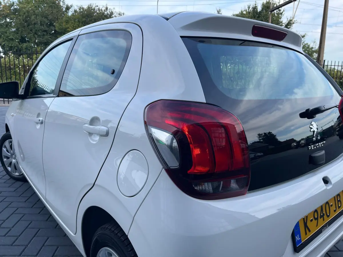 1.0 e-VTi Active NL.Auto/Groot Media/Camera/Carplay/Airco/Elc.Pakket/5 Deurs/1Ste Eigenaar/Dealer Onderhouden