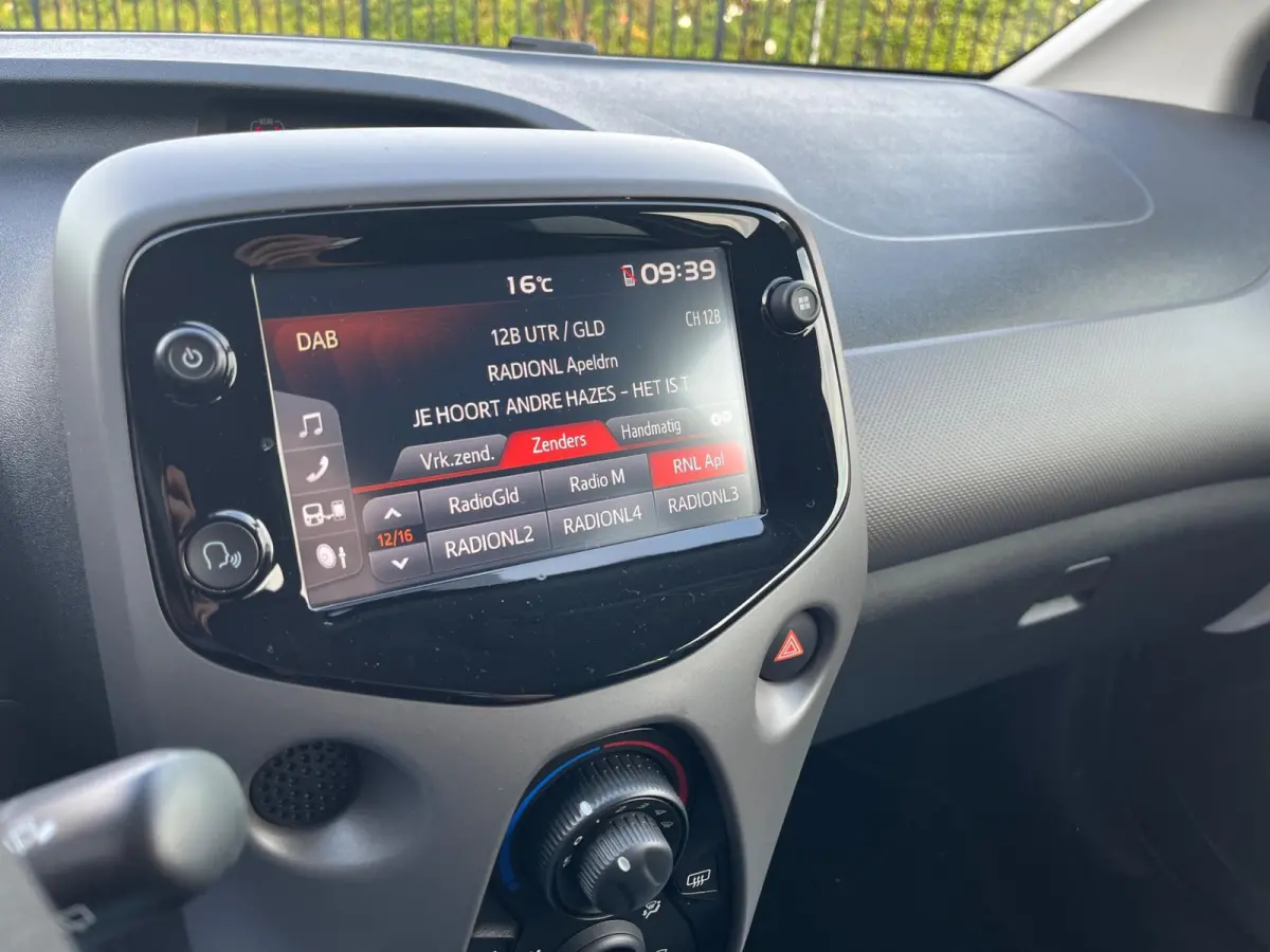 1.0 e-VTi Active NL.Auto/Groot Media/Camera/Carplay/Airco/Elc.Pakket/5 Deurs/1Ste Eigenaar/Dealer Onderhouden