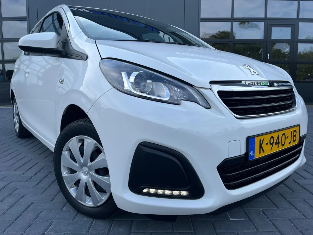 1.0 e-VTi Active NL.Auto/Groot Media/Camera/Carplay/Airco/Elc.Pakket/5 Deurs/1Ste Eigenaar/Dealer Onderhouden