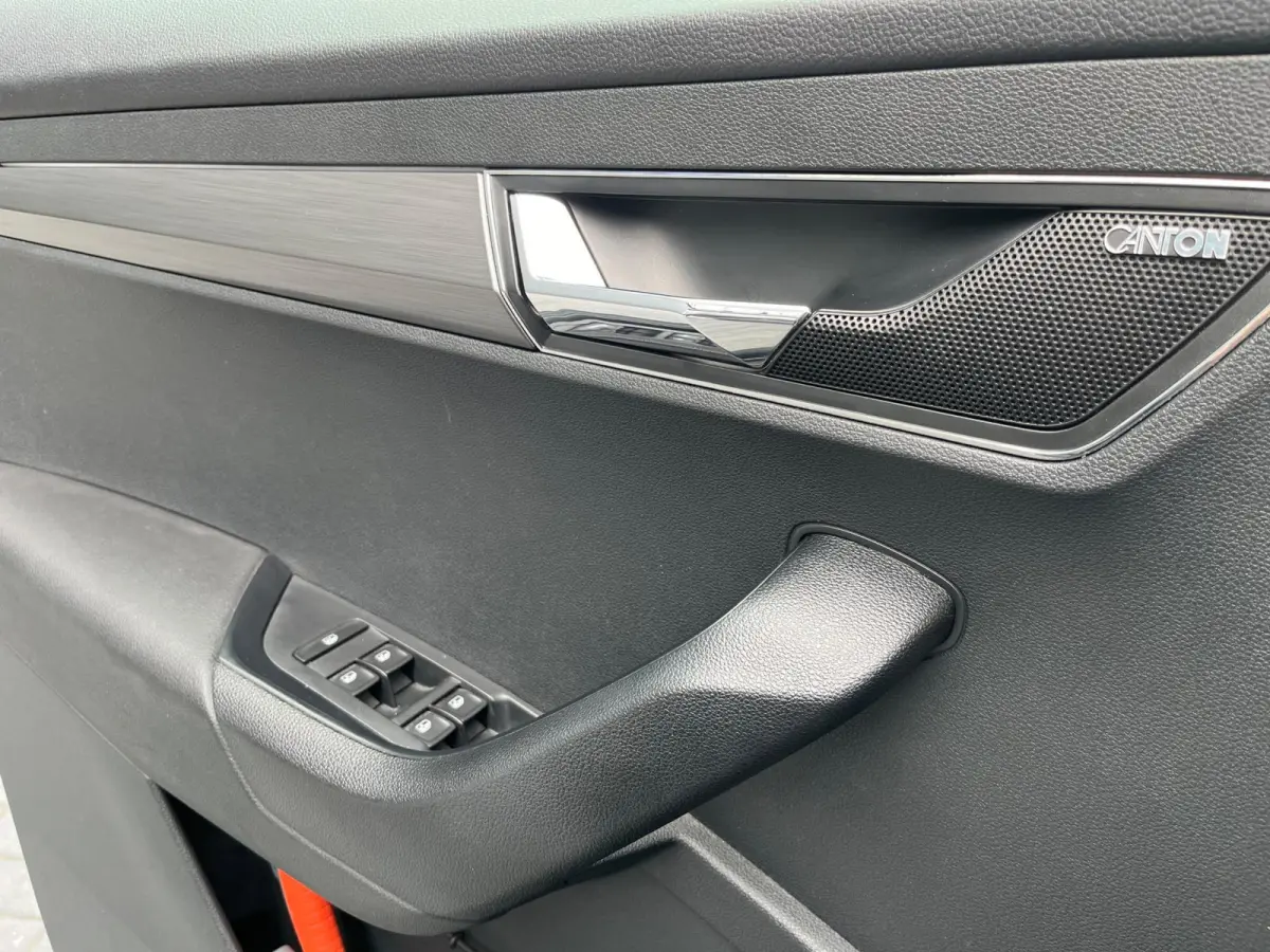 1.0 TSI Business Edition Plus NL.Auto/Panoramadak/Camera/Adaptive-Cruise/Virtual Cockpit/