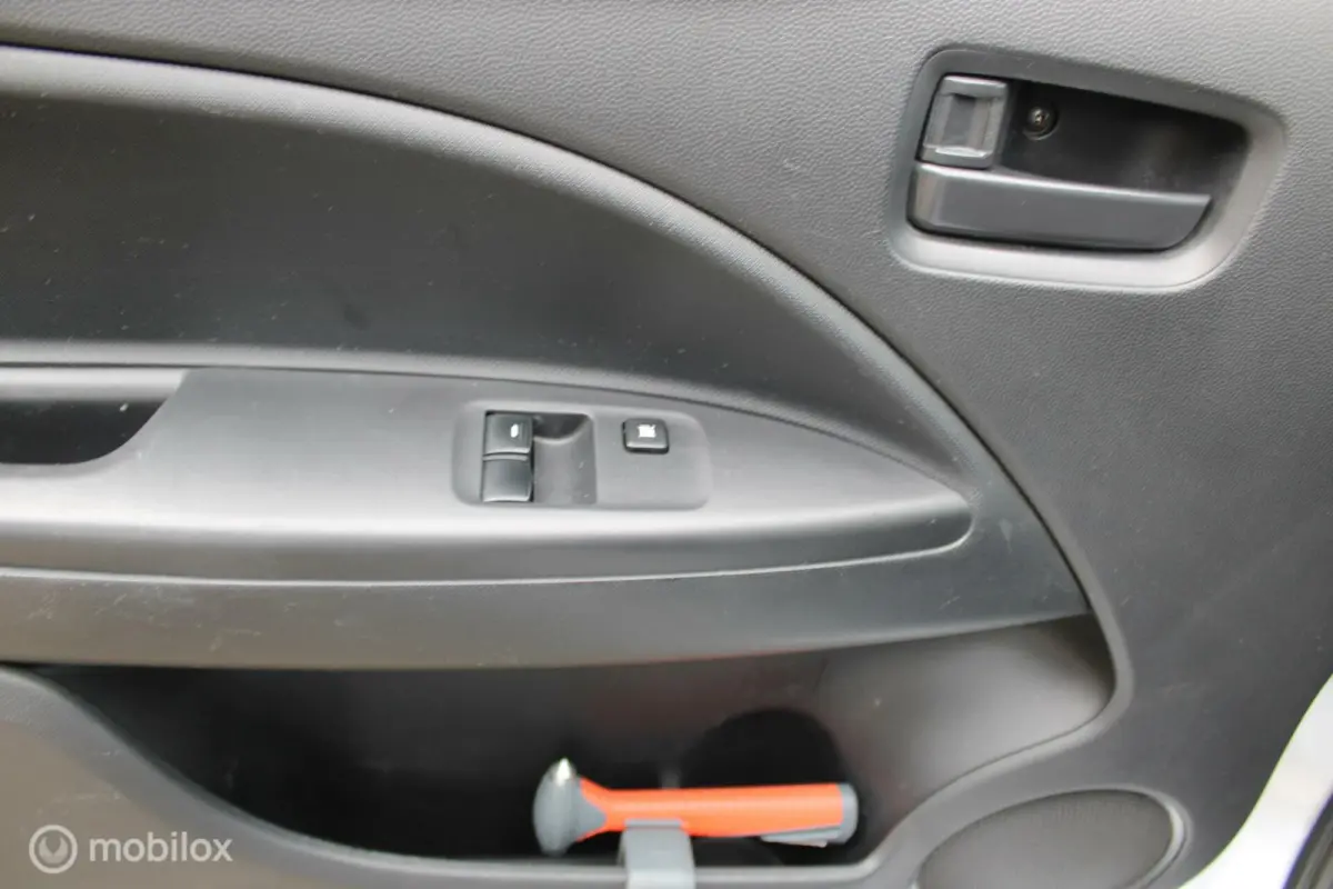 1.0 Cool+, airco, bluetooth.