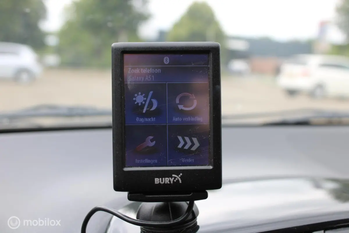 1.0 Cool+, airco, bluetooth.