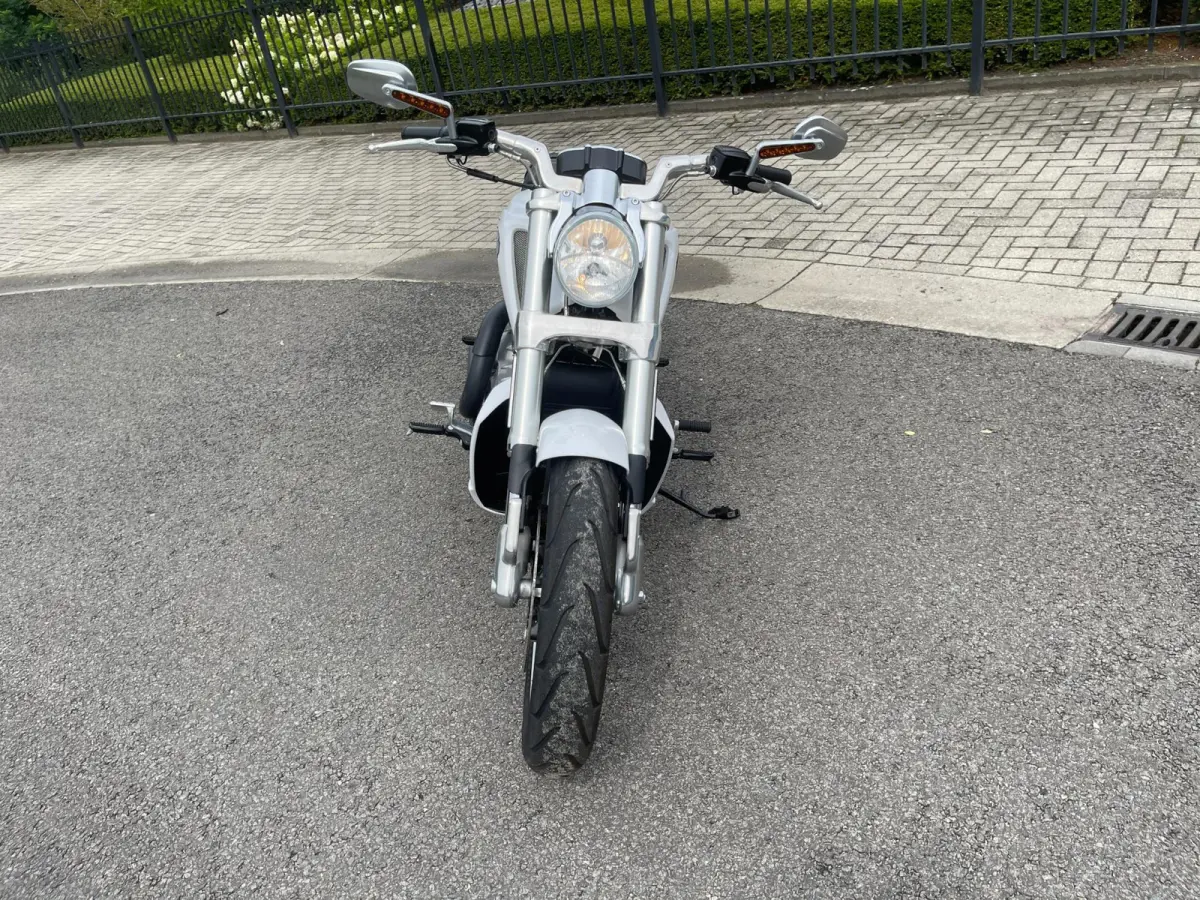 VRSCF V-Rod Muscle STAGE.1 Vance & Hines Nl Geleverd 1e eigenaar