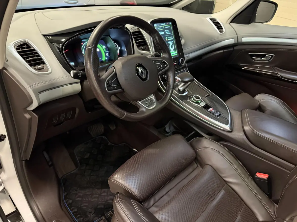 1.6 TCe Initiale Paris 4 CONTROL PANO/CAM/LEDER/DAB/BOSE/SFEERVERL/ECC/PDC/CRUISE///