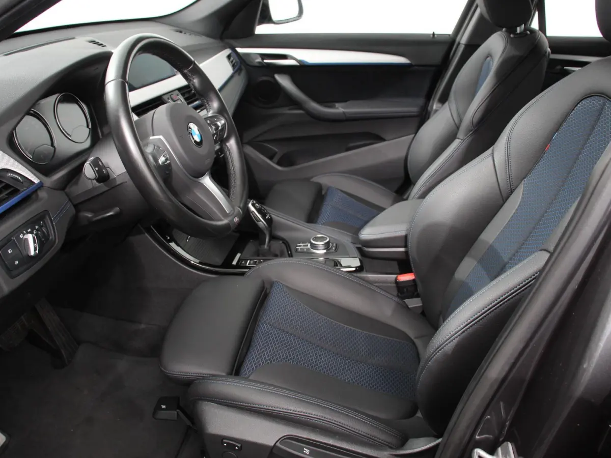 sDrive18i Automaat M-Sport Navigatie Cruise Control Stoelverwarming Elektrische achterklep Climate Control Lichtmetalen velgen