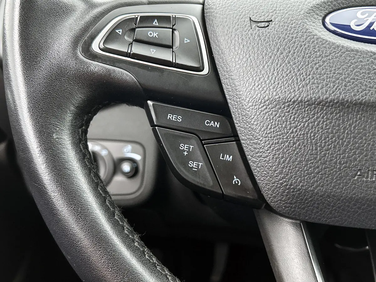 1.5 EcoBoost Titanium (NAVIGATIE, CLIMA, STUURBEDIENING, PARKEERSENSOREN, GOED ONDERHOUDEN)