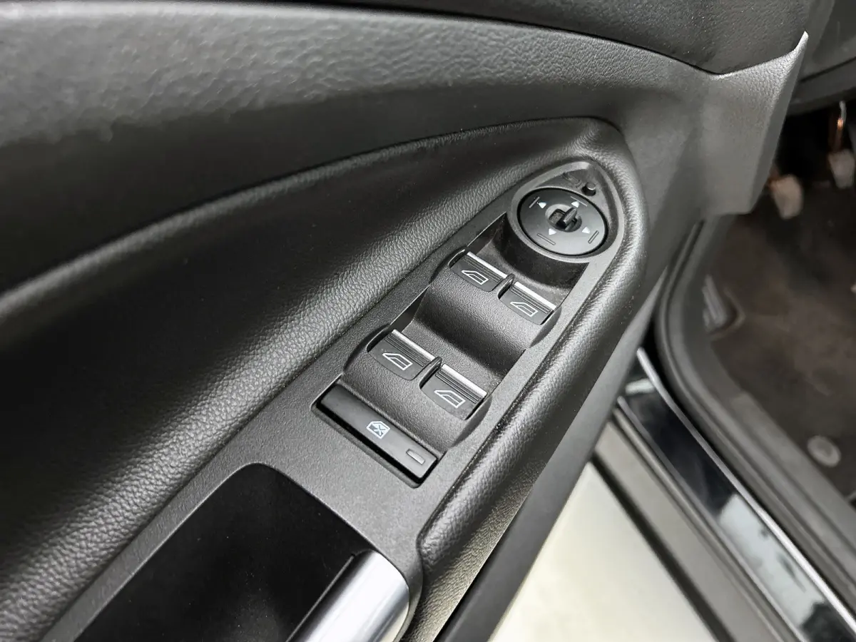 1.5 EcoBoost Titanium (NAVIGATIE, CLIMA, STUURBEDIENING, PARKEERSENSOREN, GOED ONDERHOUDEN)